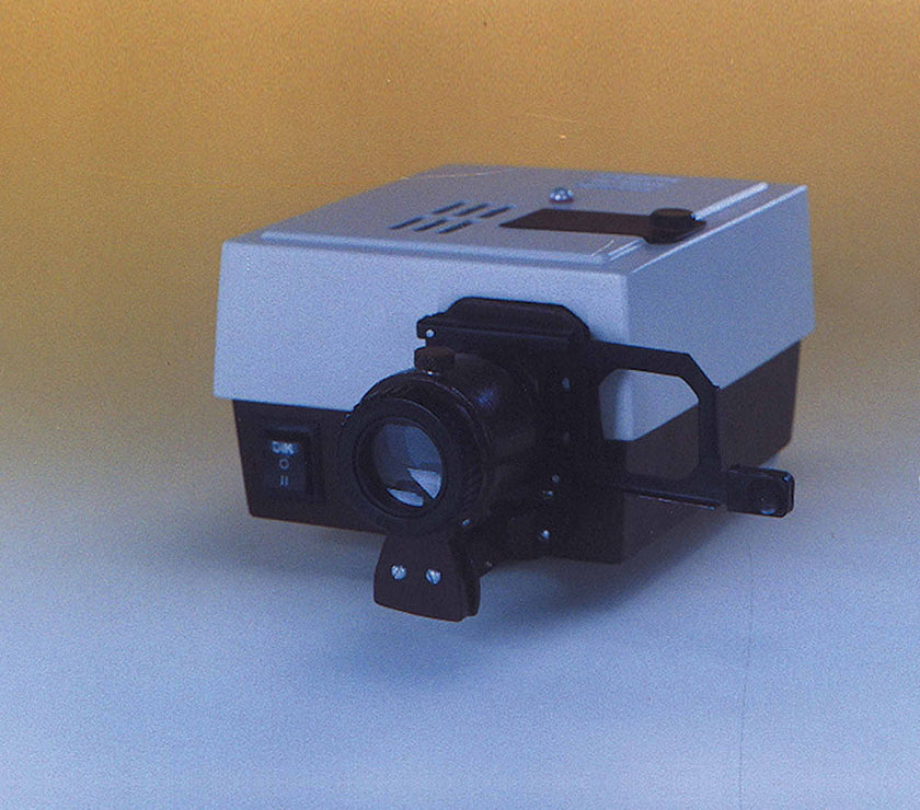 Semi-Automatic Slide Projector